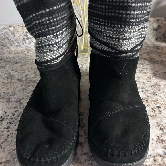 TOMS Nepal womens fur-lined black suede boots - Size 9 - Picture 1 of 4